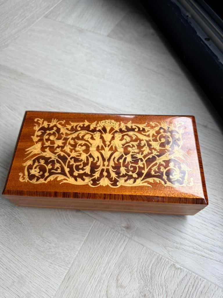 Houten vintage muziekdoos van Reuge, Ophalen
