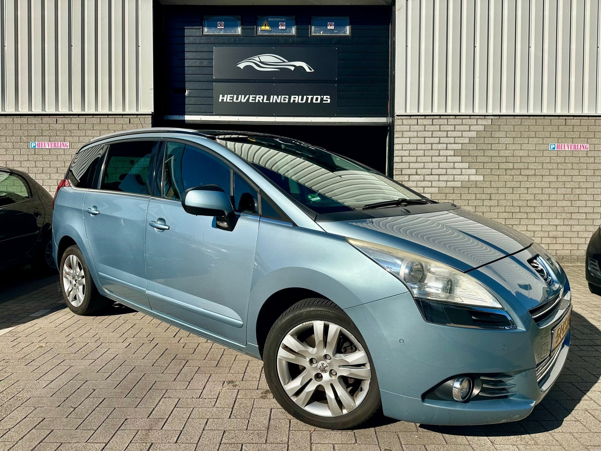 Peugeot 5008 1.6 GT 5p.| Automaat | Airco | Cruise | Pano |, Auto's, Euro 5, Stof, Gebruikt, Zwart