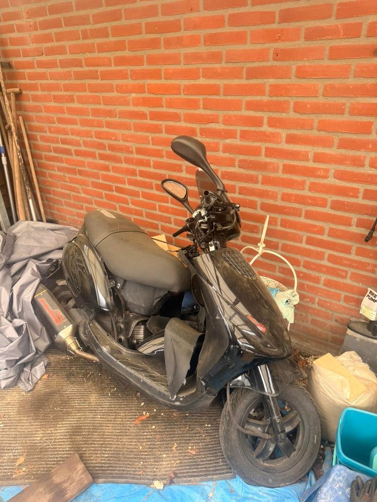 Zip 50cc 4t sloop, Fietsen en Brommers, Scooters | Kymco, Ophalen of Verzenden, Zo goed als nieuw, Benzine, People S