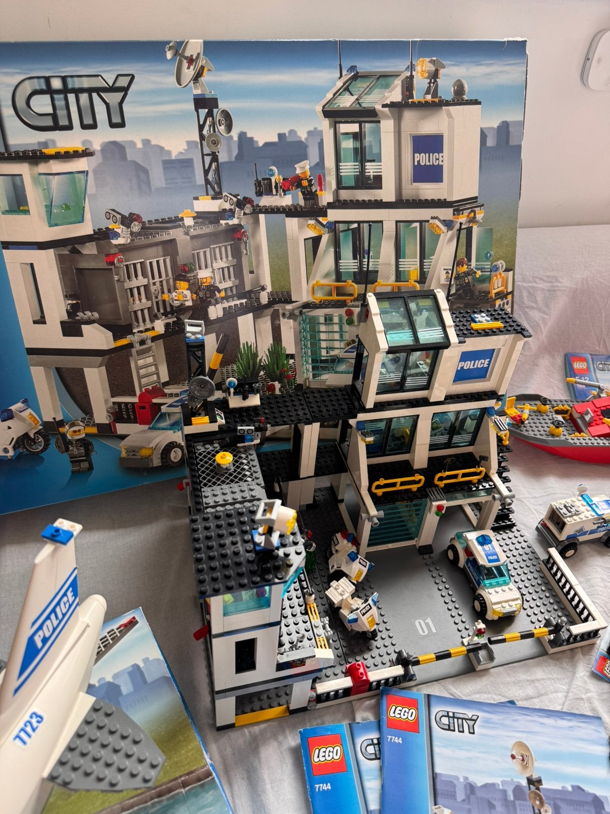Lego city o.a. 7744 en 7723, Inclusief accessoires, Lego, Ophalen of Verzenden, Complete set