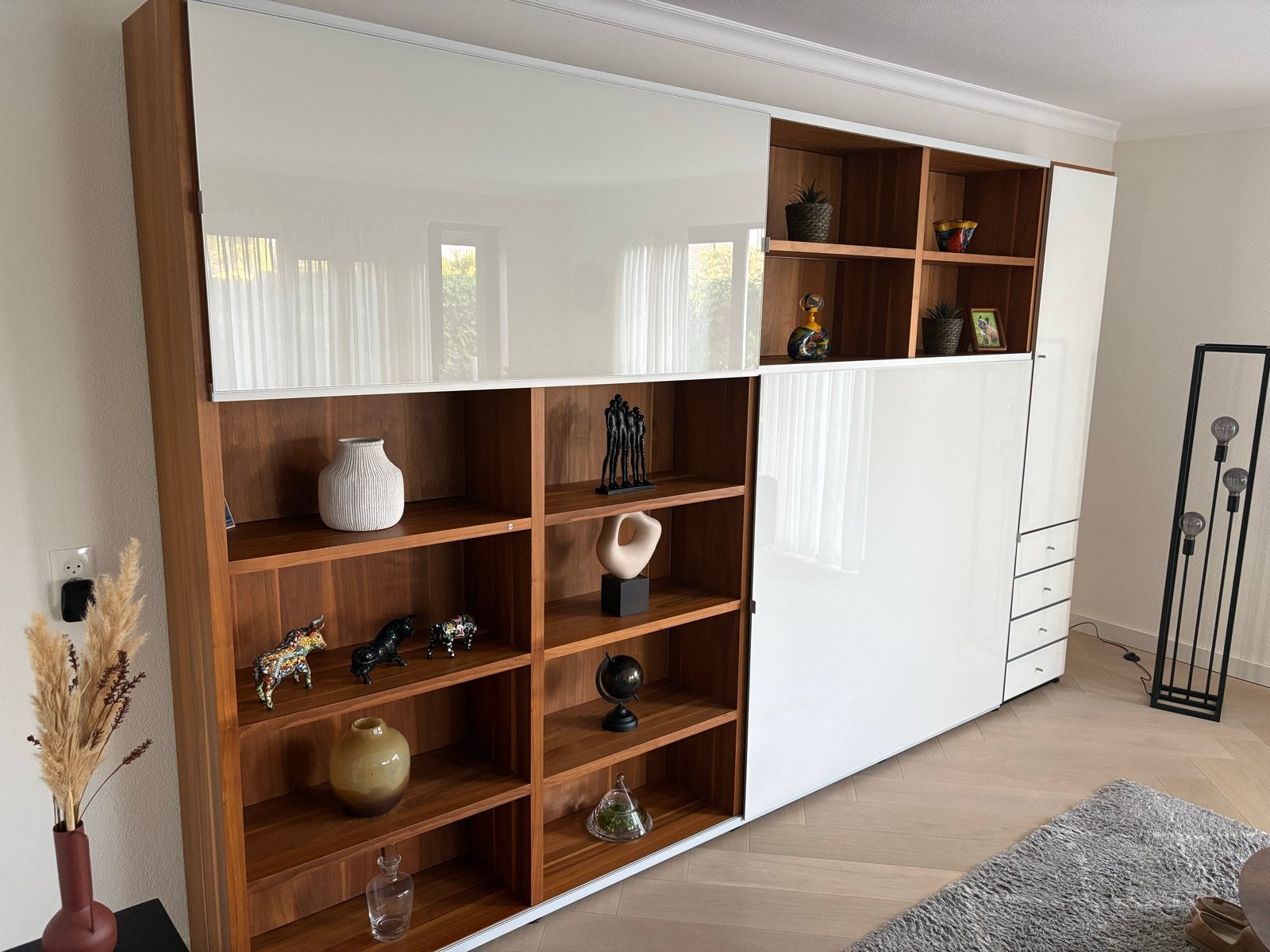 Moderne wandkast Hülsta met verlichting en schuifdeuren, Ophalen, Gebruikt, Met deur(en), 200 cm of meer