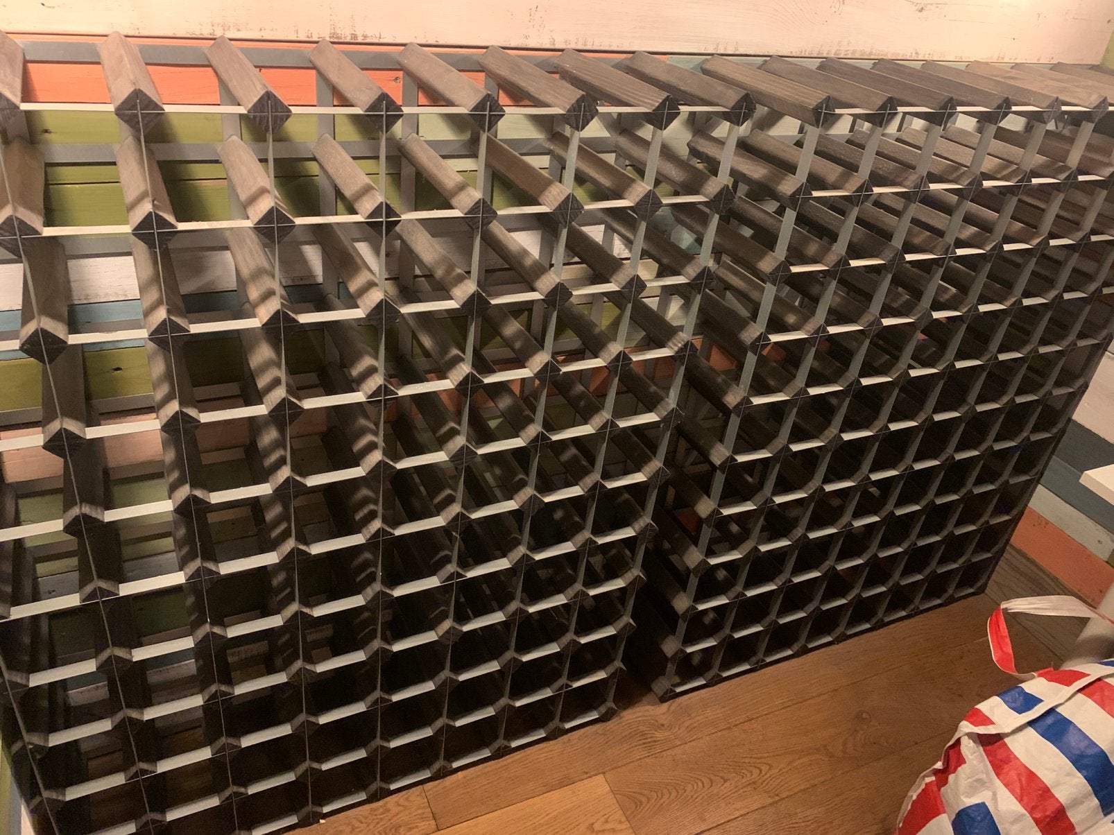 Twee wijnrekken van TradiWineRacks, 90 flessen per rek, Ophalen, Zo goed als nieuw, Metaal