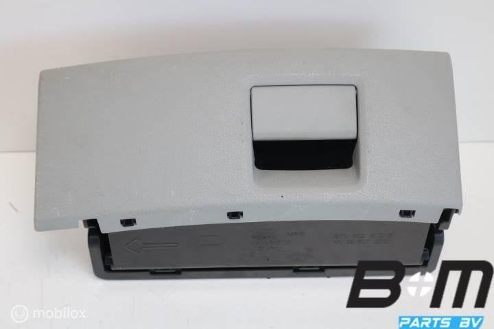 Bakje onder stoel rechts Audi A6 4G 8K0882602B, Gebruikt