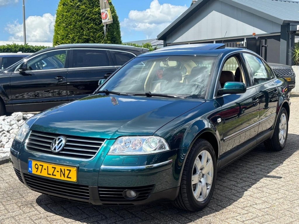 Volkswagen Passat 2.5 TDI 4Motion 2003 53.000 KM Sedan Young, Auto's, Land Rover, 13 km/l, Gebruikt, Overige modellen, 2000 kg
