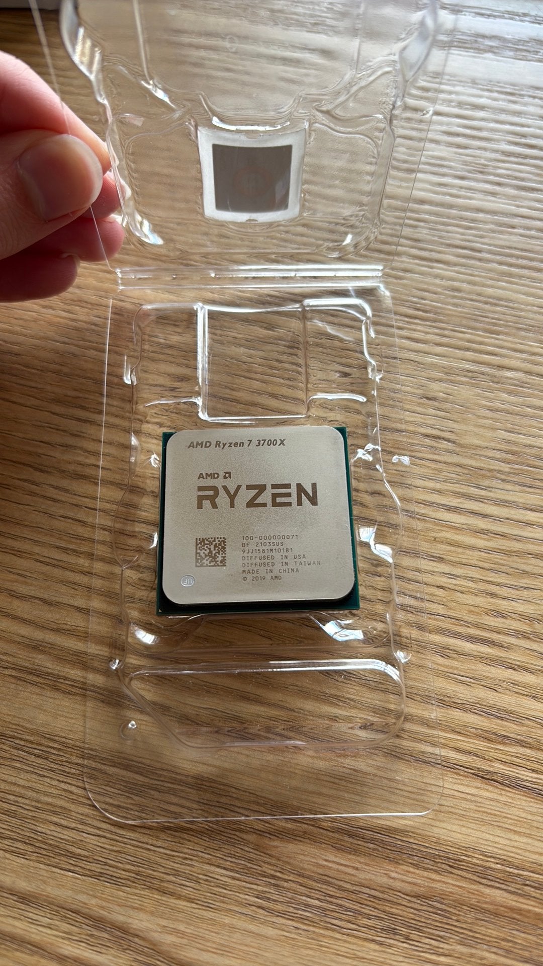Ryzen 7 3700x processor met wraith-prism cooler!, Computers en Software, Processors, Ophalen of Verzenden, Zo goed als nieuw, 8-core
