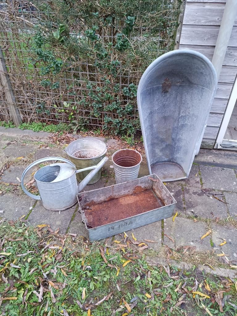 Lot div zinken attributen, Bad, Emmer, Gieter, Bak, Bloempot, Ophalen, Gebruikt