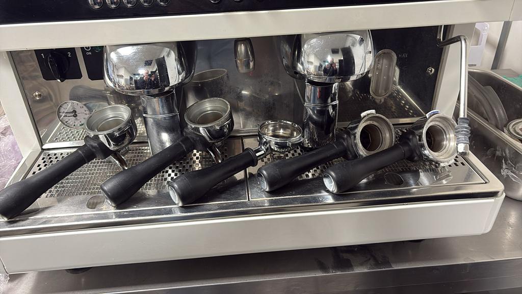 Lavazza Blue Horeca Espressomachine - Z.G.A.N., Ophalen, Koffiepads en cups, Espresso apparaat, 10 kopjes of meer