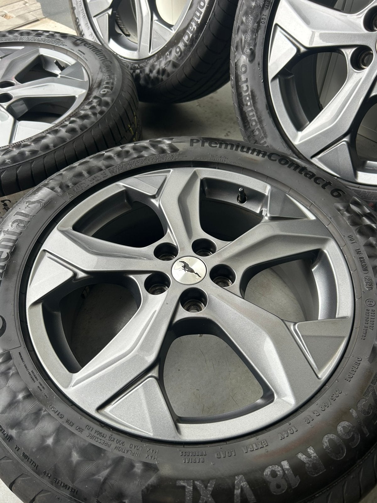 Foto 8 van Originele Ford Kuga Mach-E 5x108 18 Inch Zomer