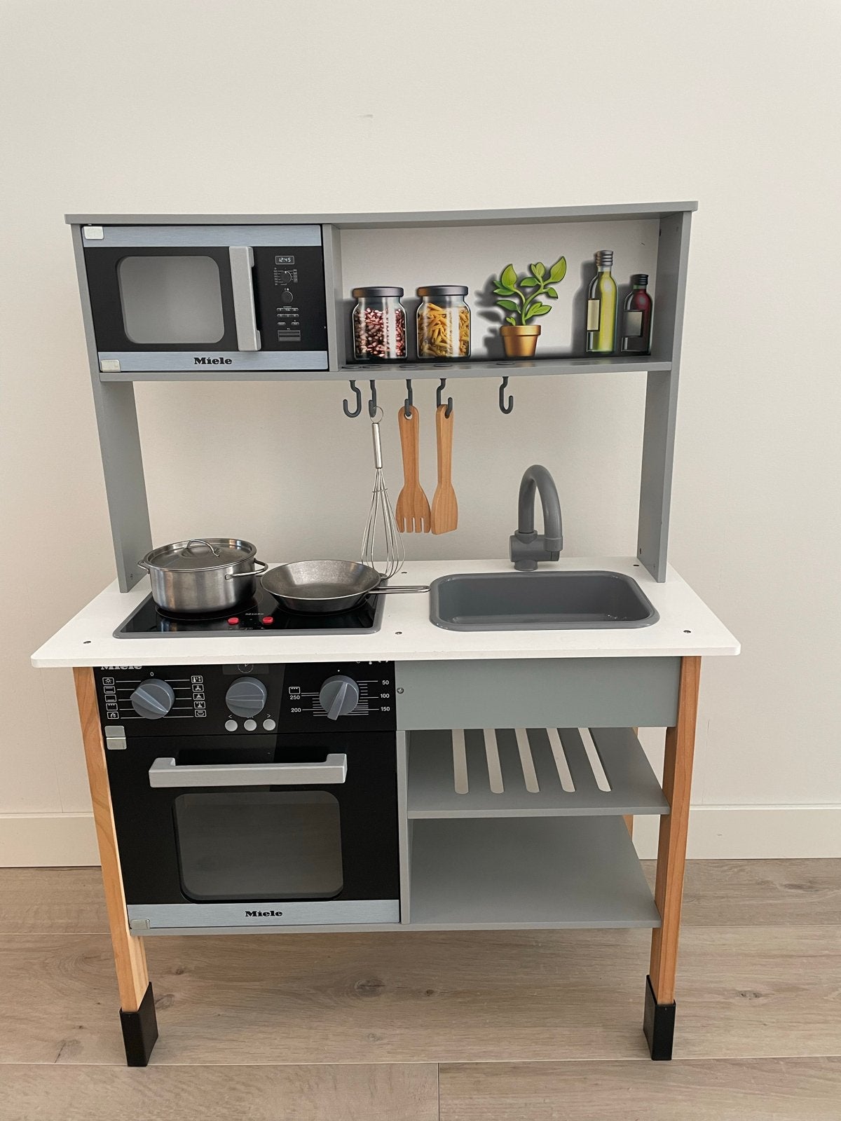 Miele Speelkeuken met uitgebreide accessoires, Ophalen, Gebruikt, Hout, Speelkeuken