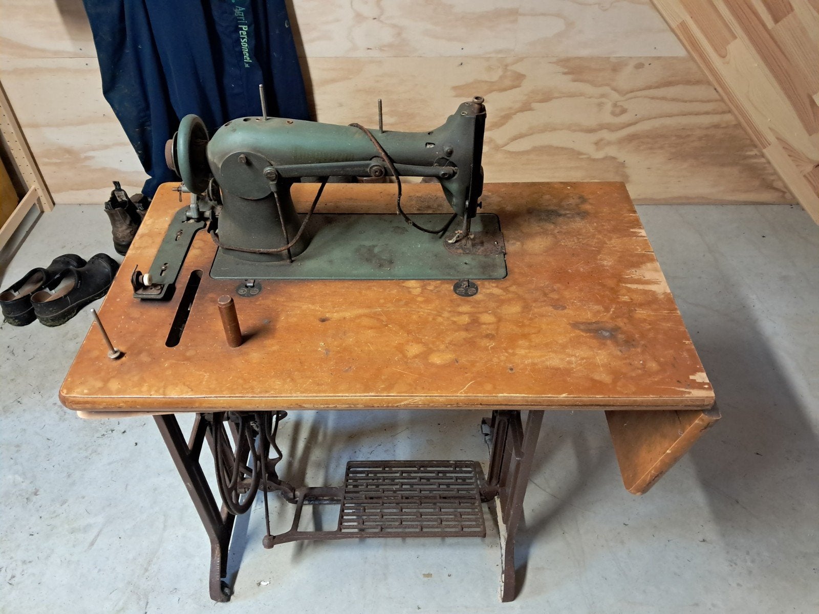 Antieke Husqvarna Naaimachine met Tafel, Ophalen