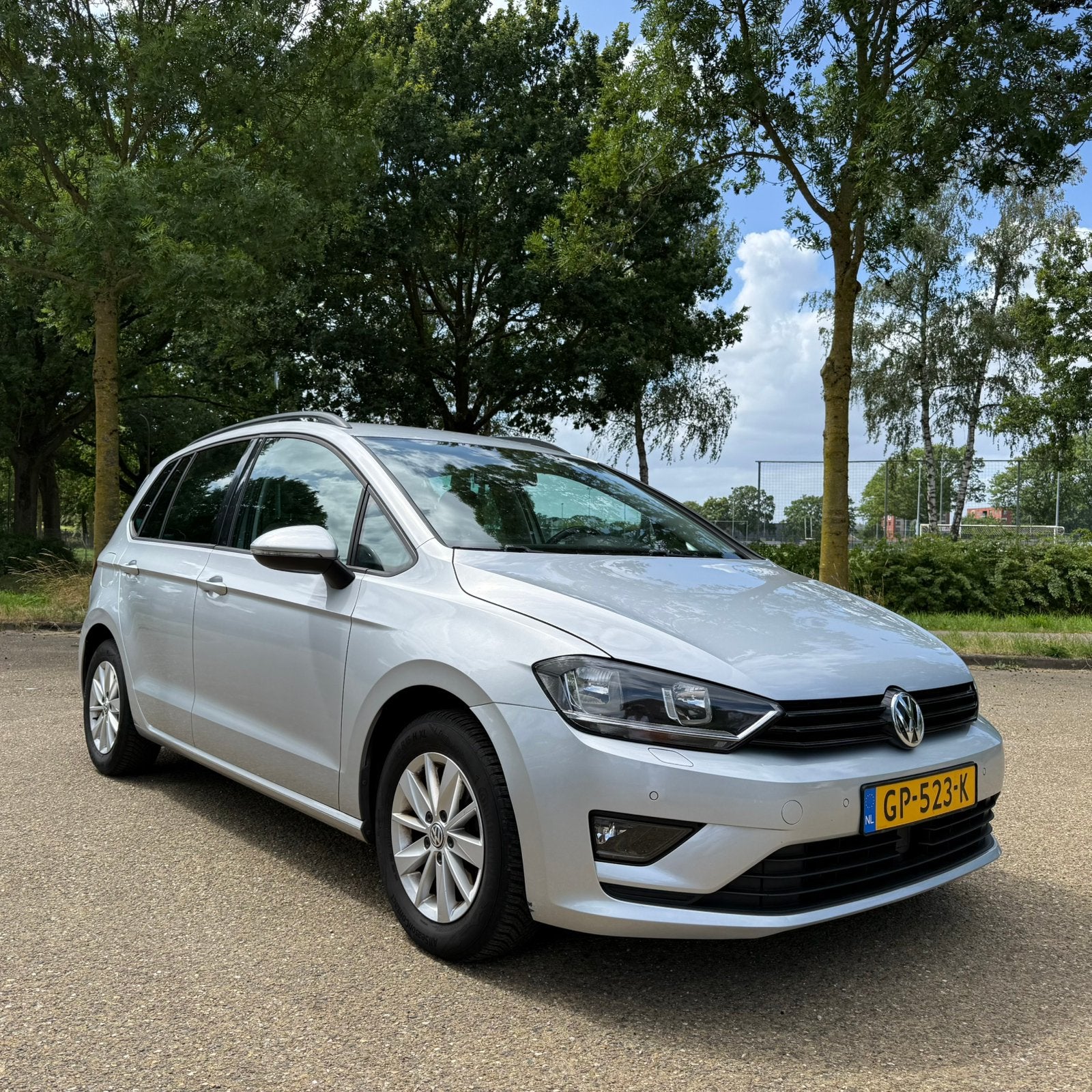 Volkswagen Golf Sportsvan 1.2 TSI 81KW 2015 Grijs, Auto's, 4 cilinders, Alcantara, Golf Sportsvan, Handgeschakeld