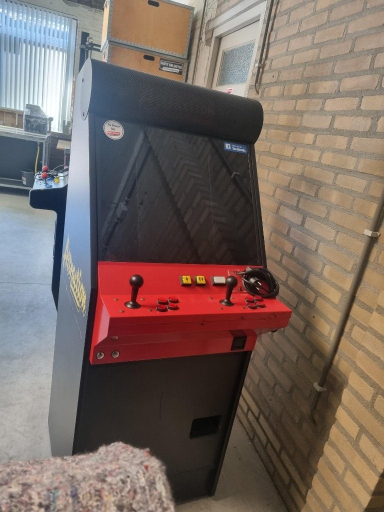 Te koop: Arcade videogame met 60 classic games. I.z.g.st!, Ophalen, Zo goed als nieuw