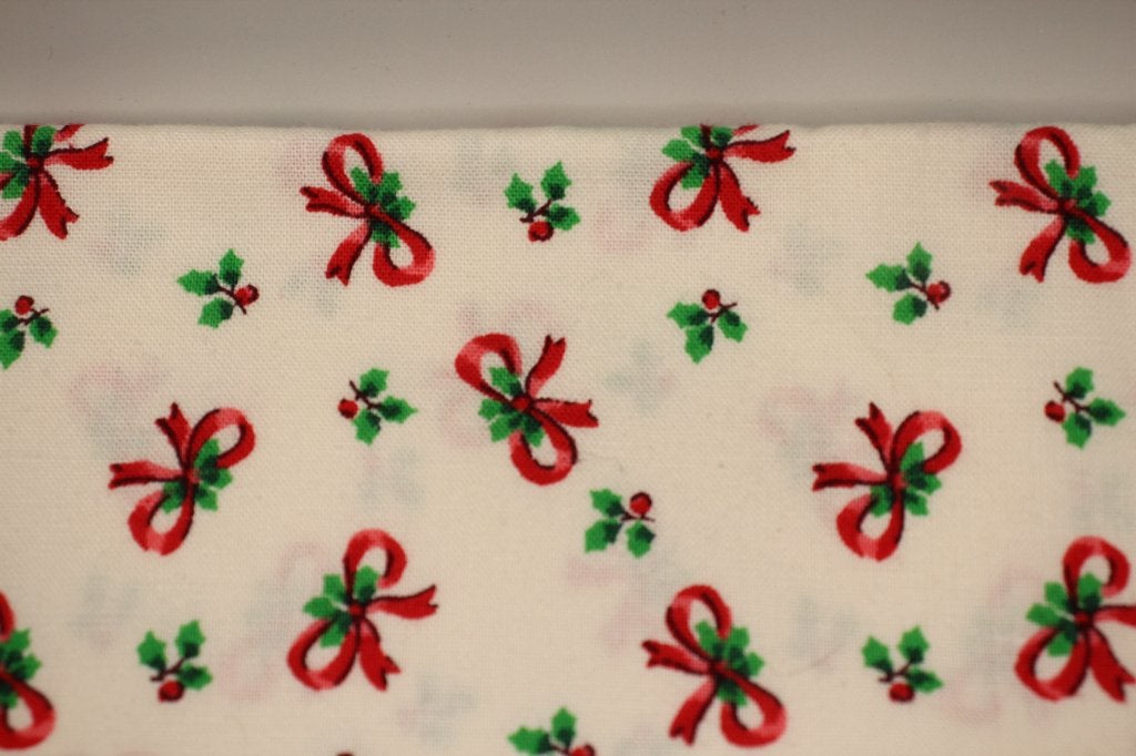 Coupon 100% katoen stof creme wit strikje kerst hulst #4121, Hobby en Vrije tijd, 120 cm of meer, Wit, Nieuw, Ophalen of Verzenden