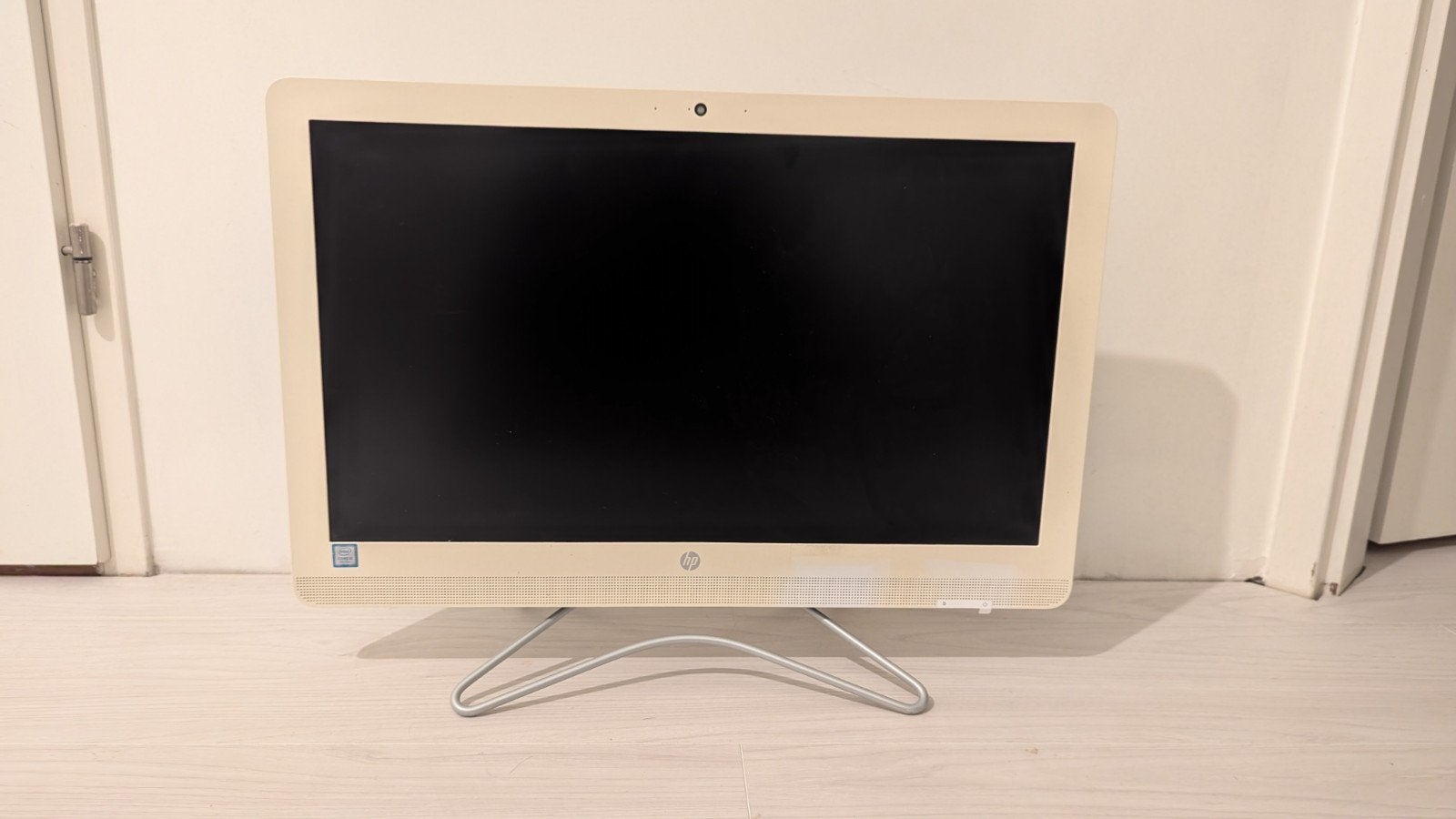HP 24" All-in-One AMD A9 Radeon R5 Desktop PC, Computers en Software, 2 tot 3 Ghz, Met monitor, 8 GB, Ophalen of Verzenden