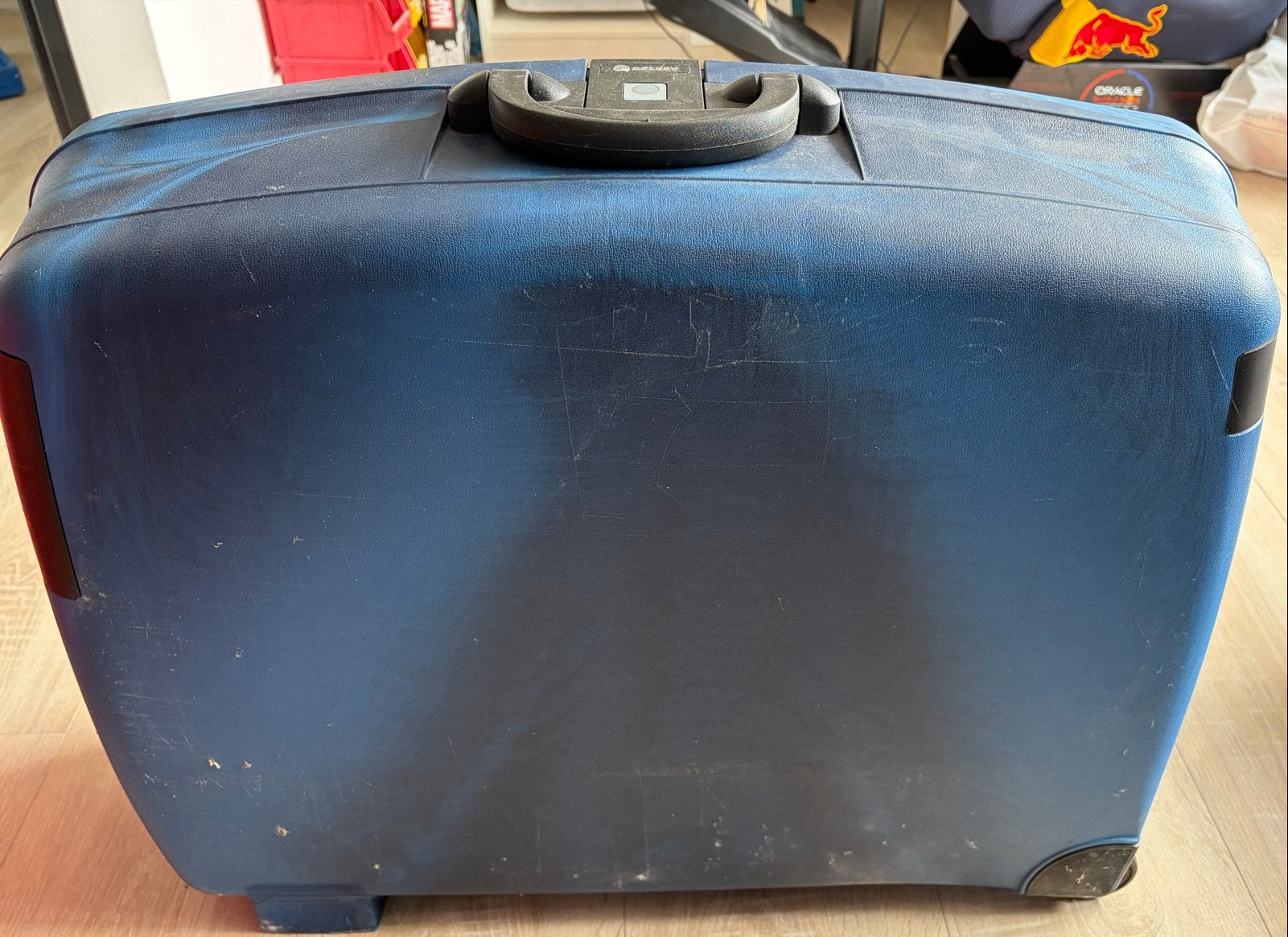 Delsey Koffer - Blauw, Gebruikt met Wieltjes en Slot, Gebruikt, Hard kunststof, 45 tot 55 cm, Slot