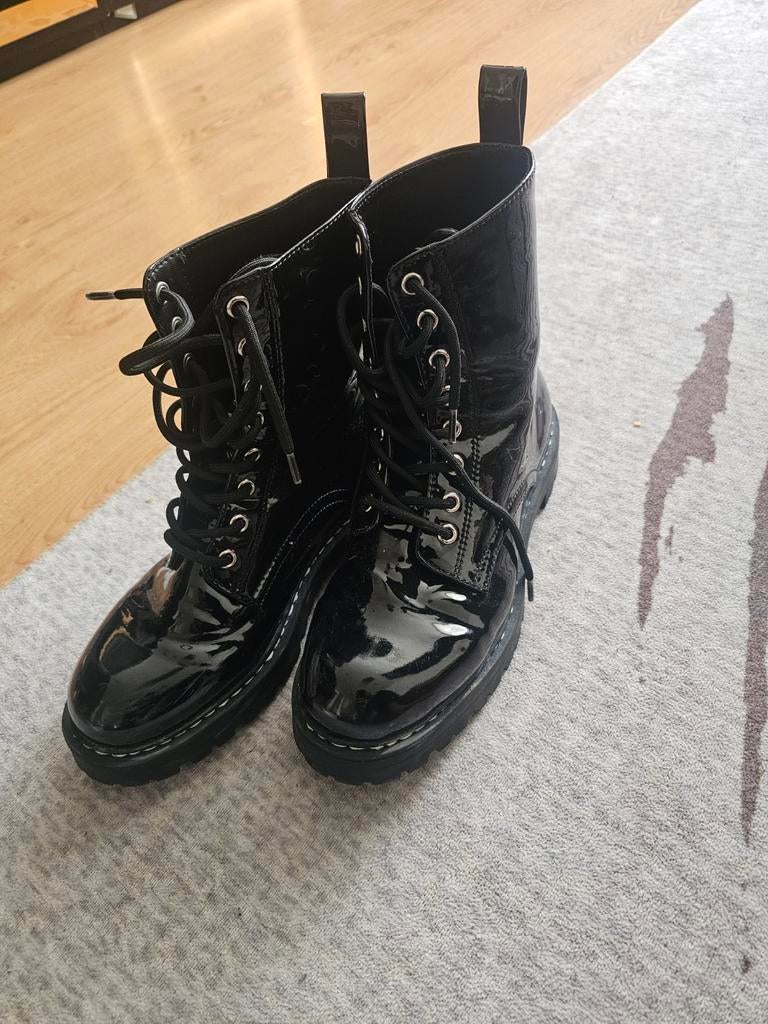 Zwarte lakleren veterlaarzen - H&M, Kleding | Dames, H&M, Zwart, Lage of Enkellaarzen, Ophalen of Verzenden