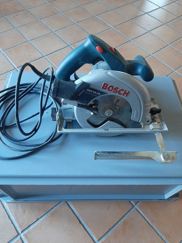 Bosch Cirkelzaag GKS 55 CE Professional 1350 Watt, Gebruikt, Cirkelzaag, Ophalen of Verzenden, 30 tot 70 mm
