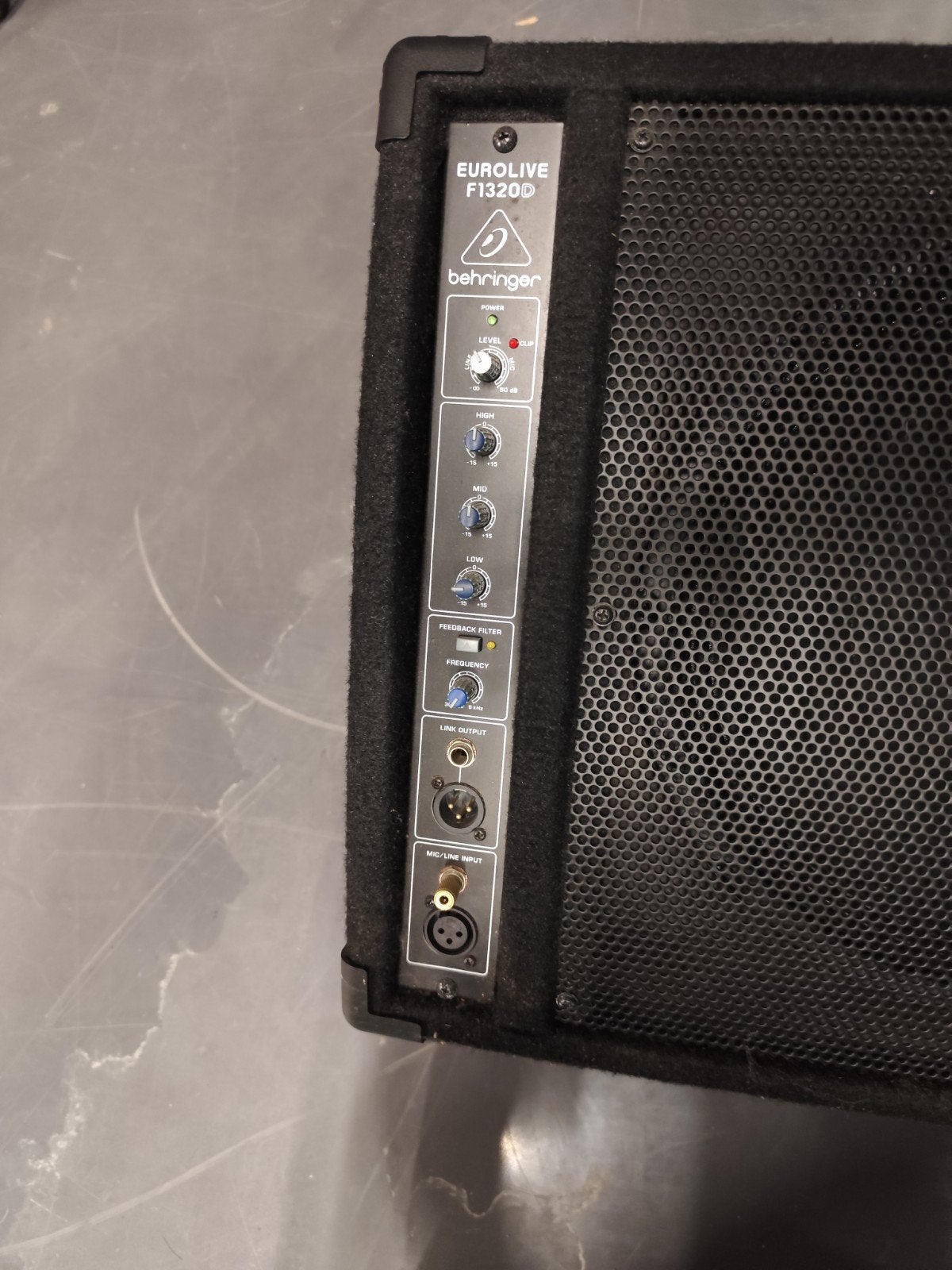 twee stuks, Behringer eurolive f1320 d monitorsysteem, Studiomonitor, Zo goed als nieuw, Ophalen, 150 watt of meer