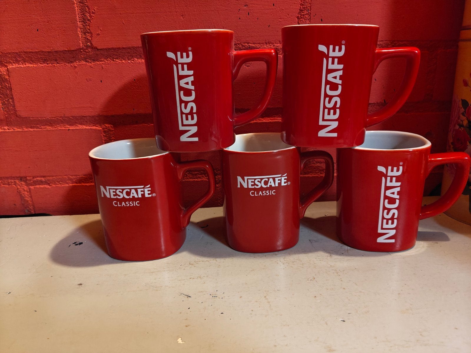 5 Nescafe Mokken -  Rood Design, Ophalen of Verzenden, Steen/keramiek, Rood, Overige merken