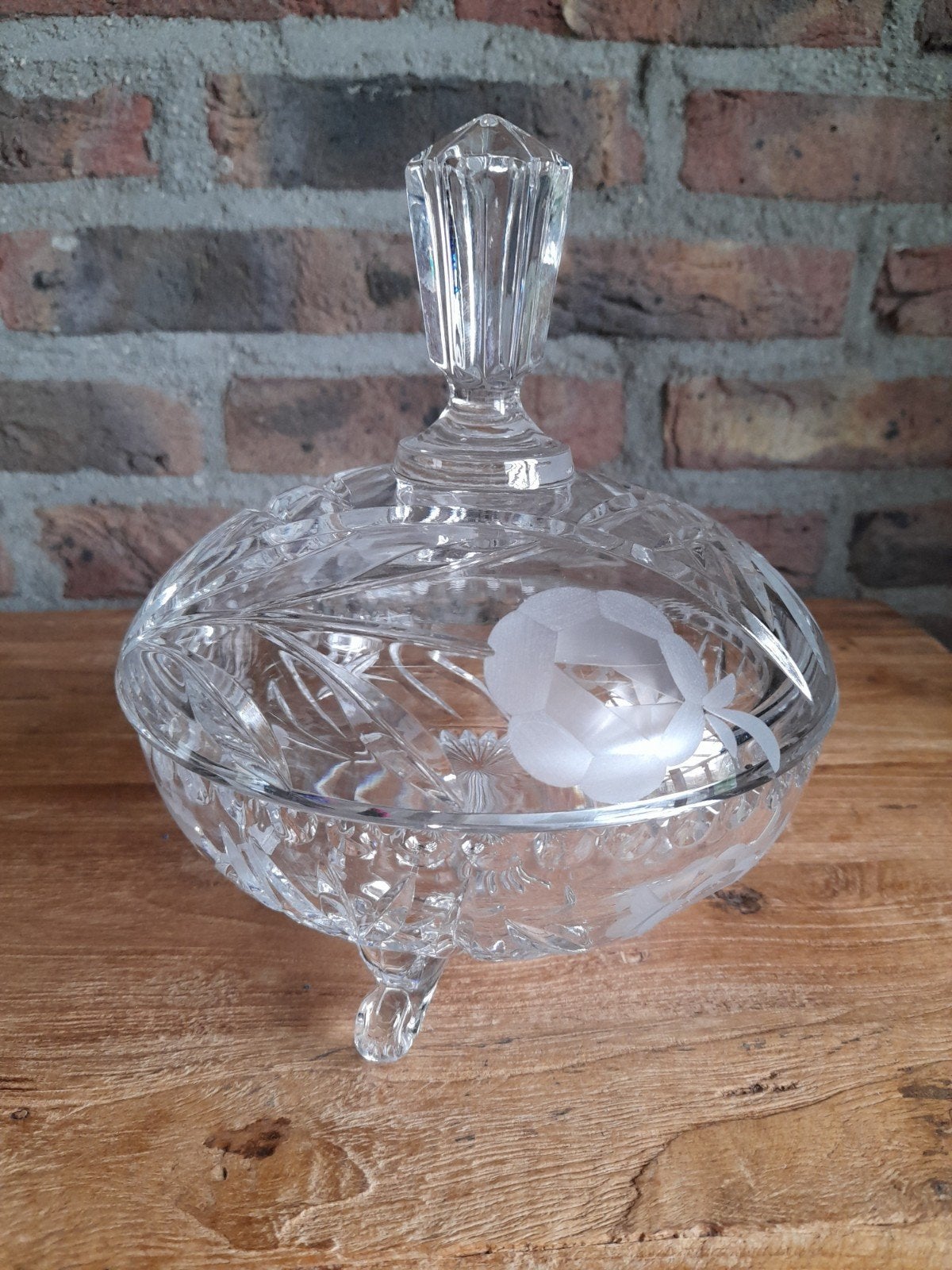 Kristallen bonbon schaal bewerkt met bloemen, Antiek en Kunst, Ophalen of Verzenden