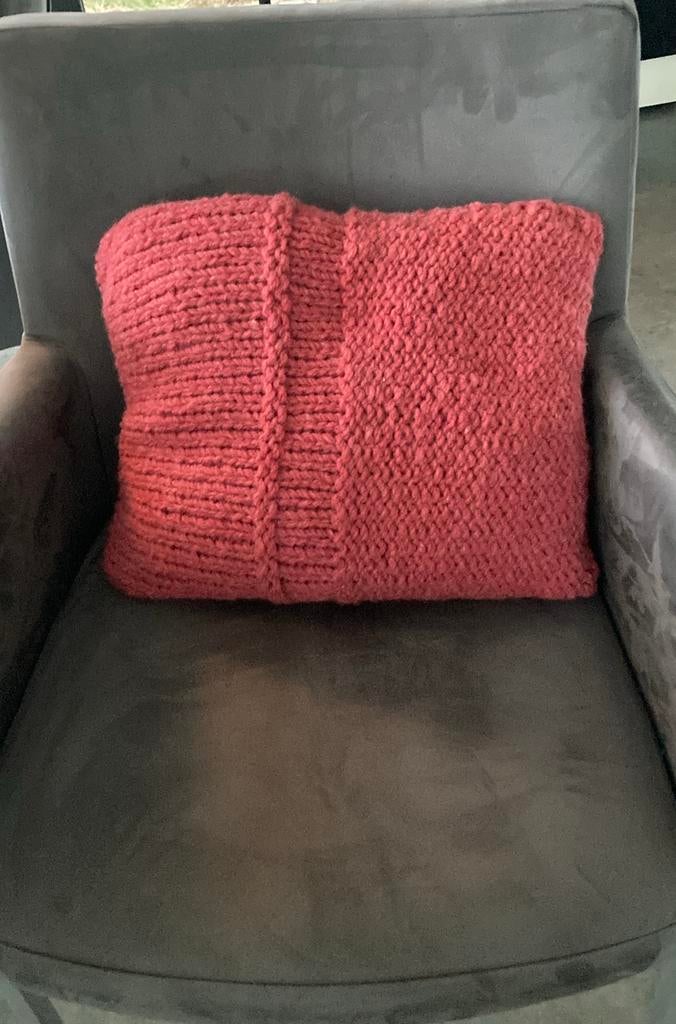 Kussen handgebreid wol. NIEUW, Ophalen, Nieuw, Roze, Vierkant
