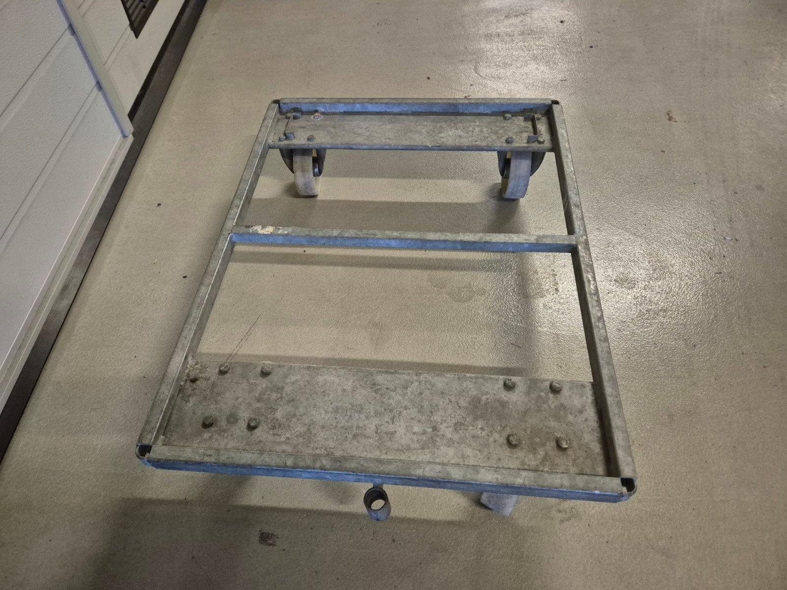 Stevige gegalvaniseerde trolley 80x60x15 cm op wielen, Ophalen