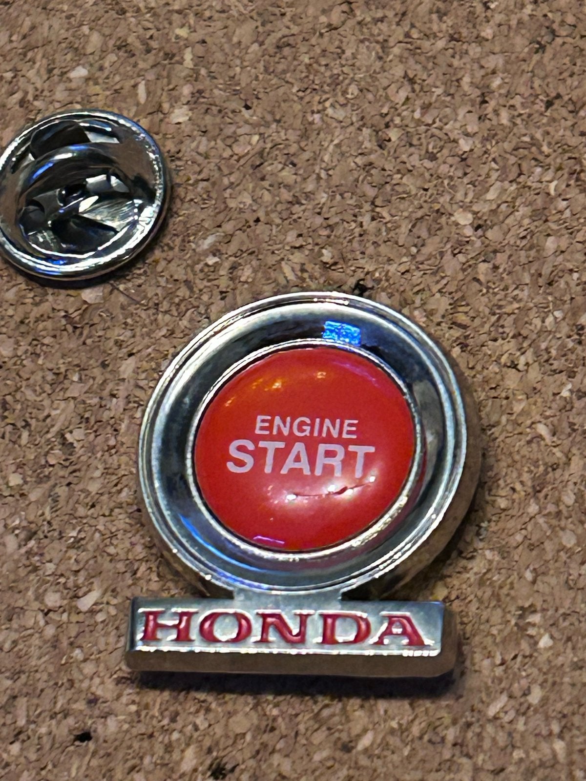 Honda Engine Start Pin Badge - Nieuw, Ophalen of Verzenden, Nieuw, Transport, Speldje of Pin