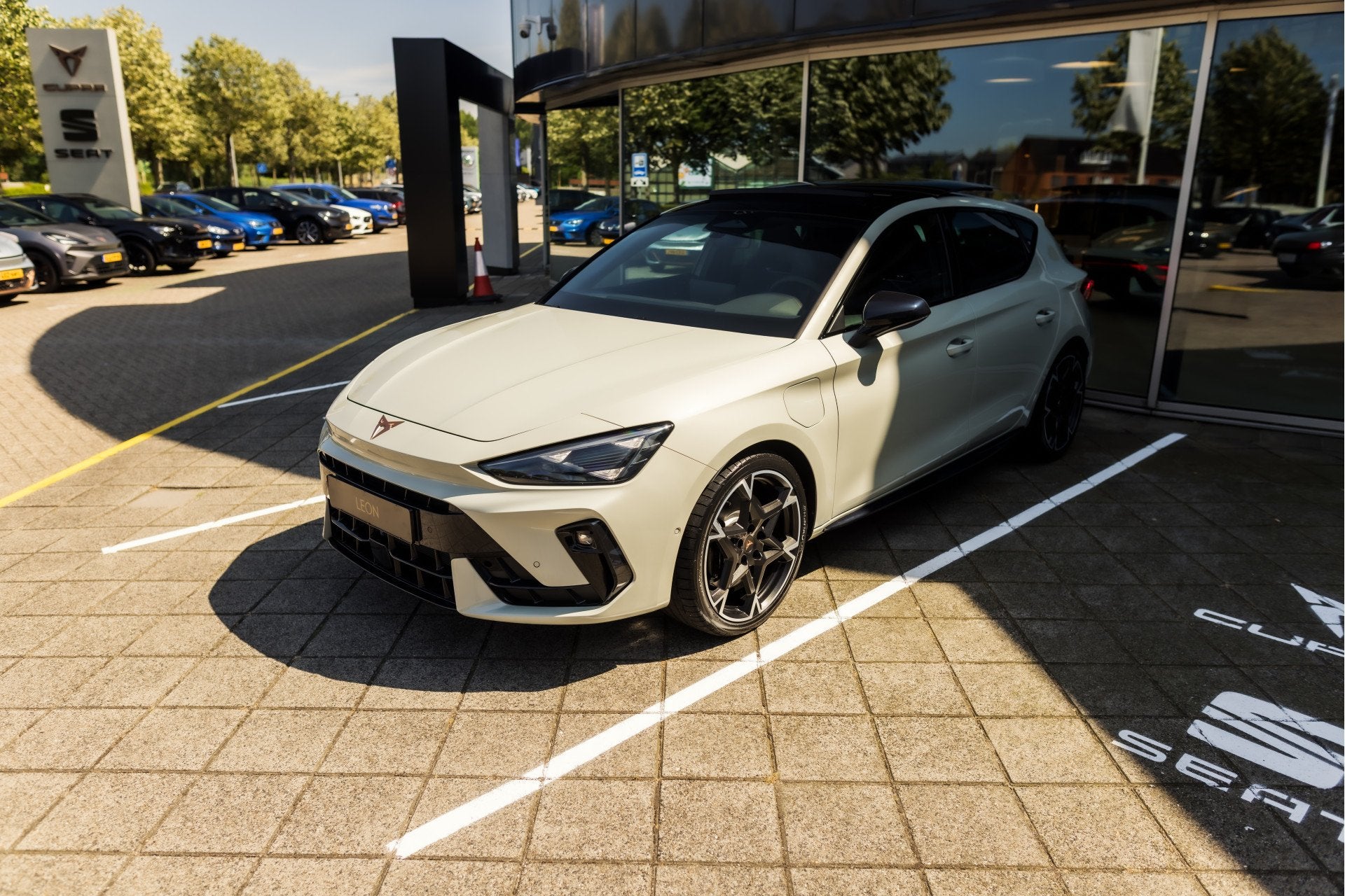 Foto 5 van CUPRA Leon 1.5 TSI e-Hybrid VZ Performance €4500,- voordee