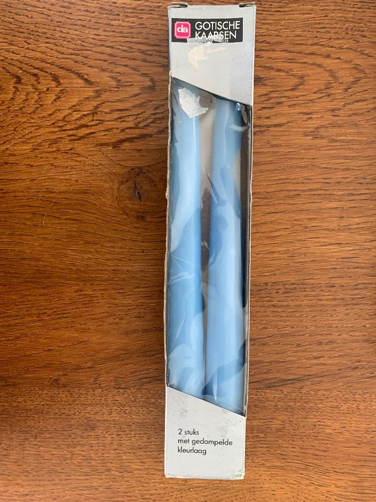 2 "DA" 'Gotische Kaarsen' Kleur: Blauw Nieuw in Doos, Ophalen of Verzenden, Nieuw, Blauw, Kaars