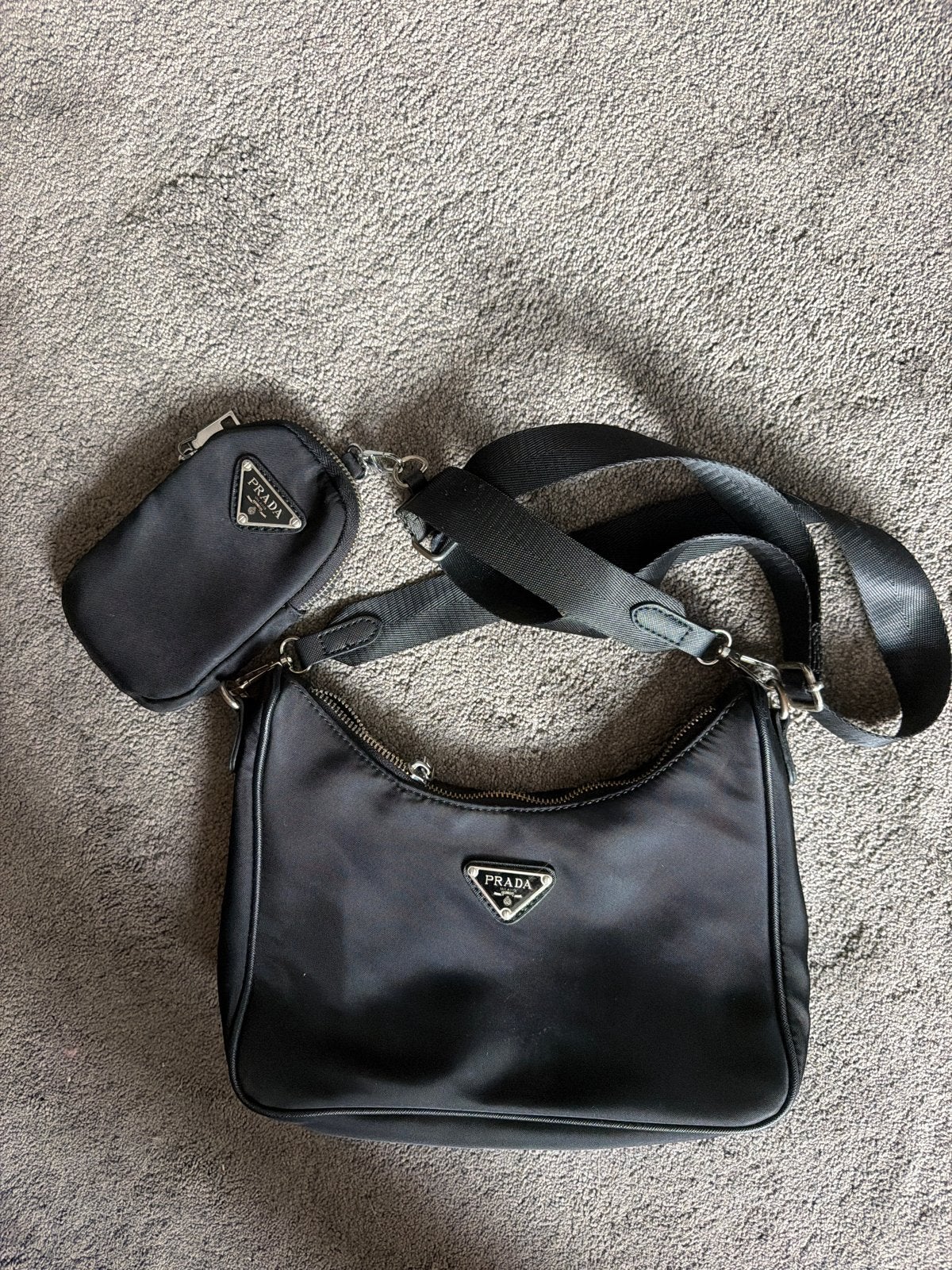 Prada Re-Edition 2005 Re-Nylon Schoudertas met Pouch, Ophalen of Verzenden, Zo goed als nieuw, Zwart, Schoudertasje