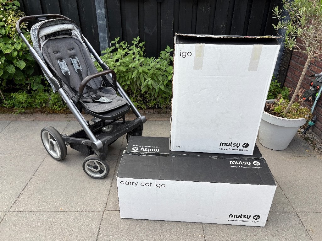 Mutsy Igo kinderwagen + buggy serie Farmer grijs bruin leer, Ophalen, Zo goed als nieuw, Combiwagen, Mutsy