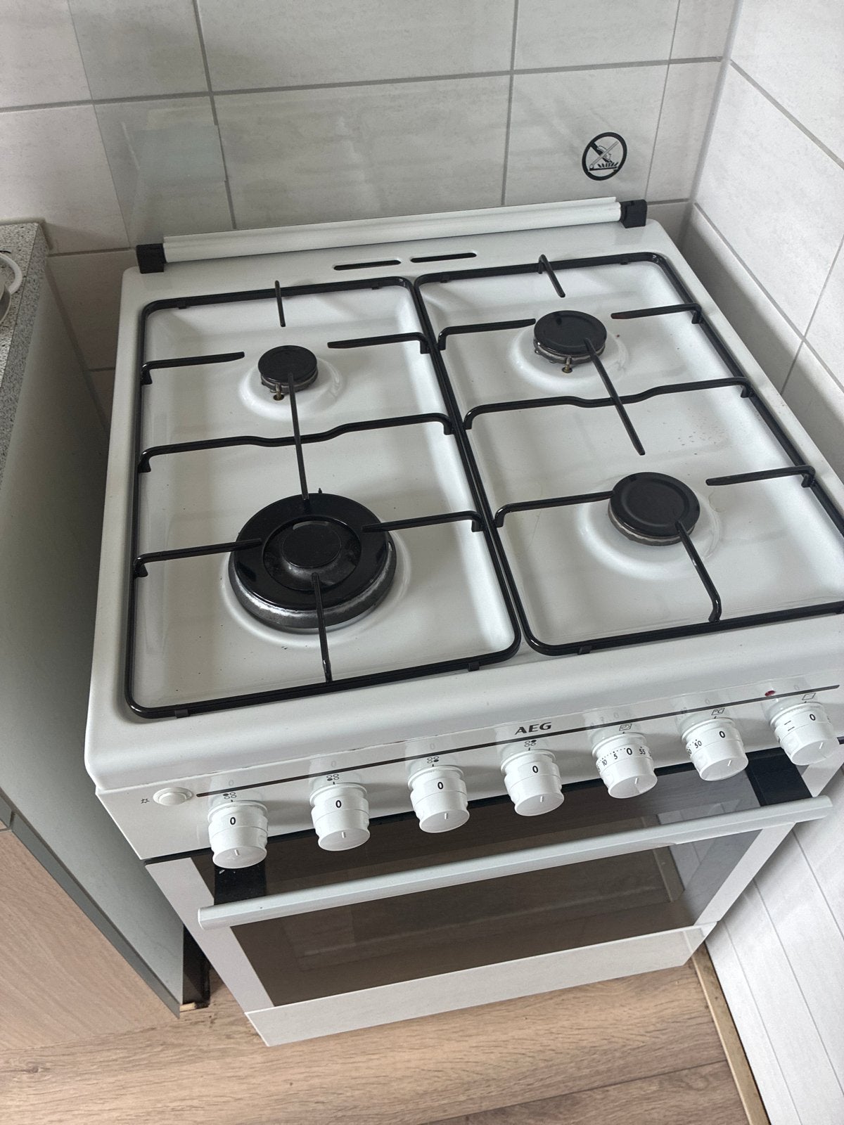 AEG Fornuis met oven - Oven werkt niet, Ophalen, 4 kookzones, Gas, Niet werkend