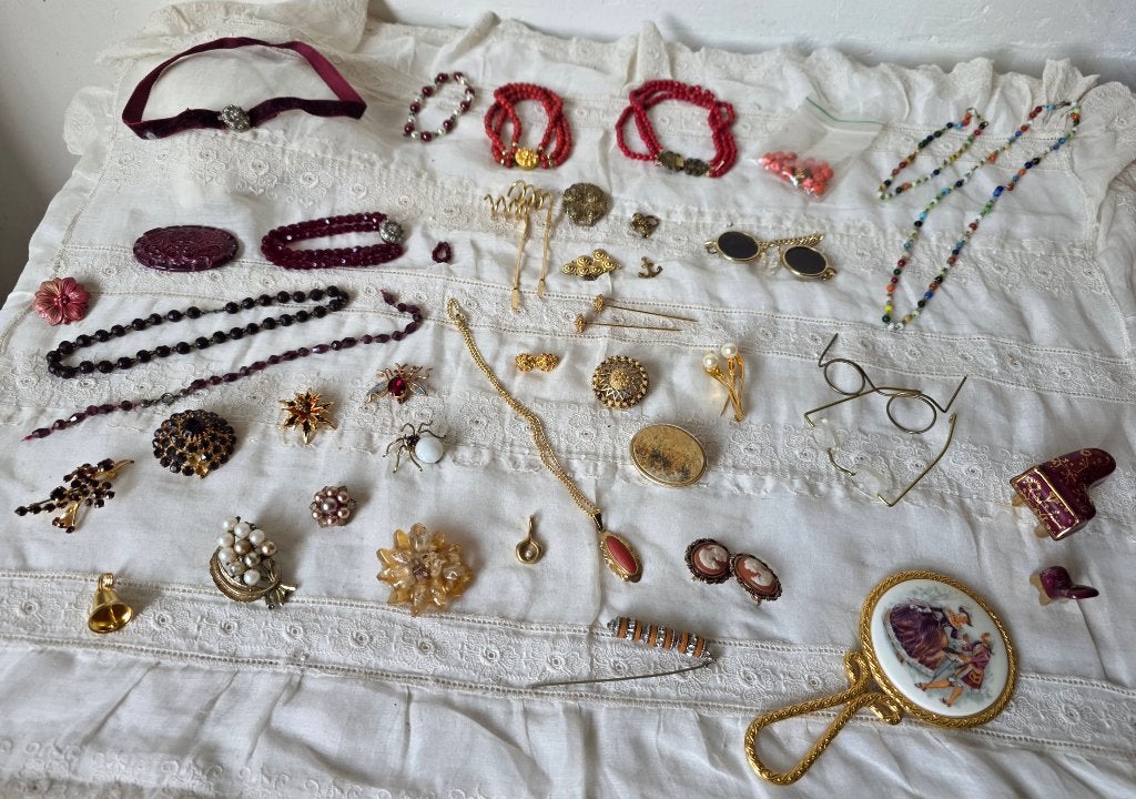 Lotje vintage sieraden voor de pop, Ophalen of Verzenden, Gebruikt, Accessoires