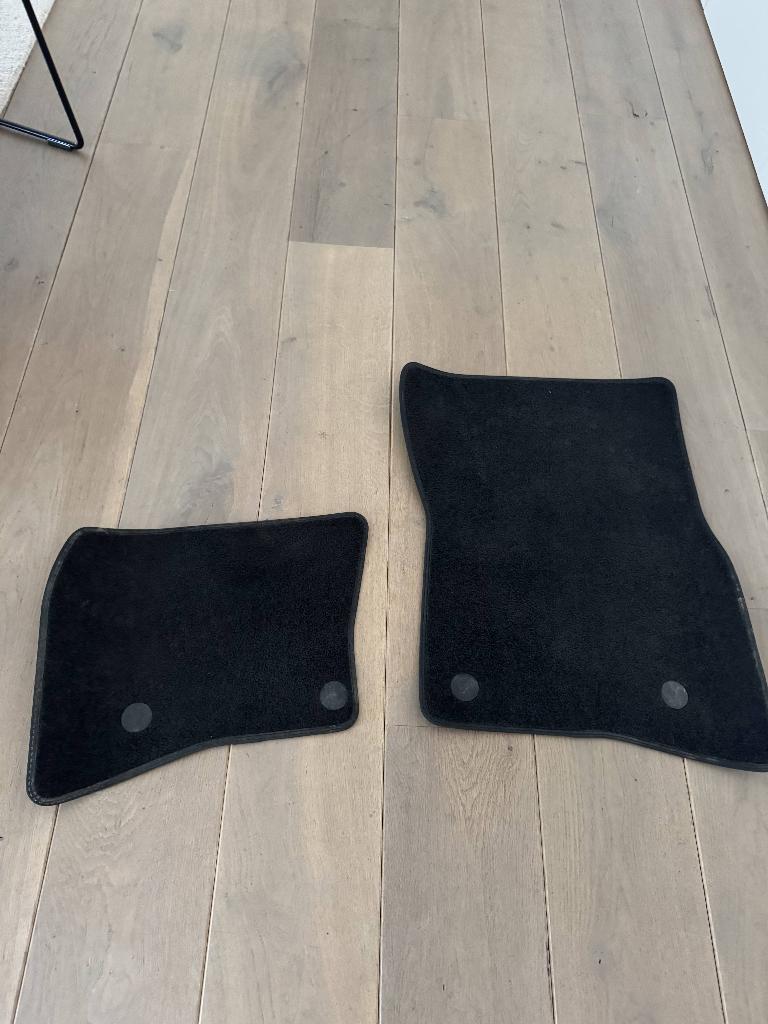 Land Rover Defender originele mattenset (voor)., Ophalen, Zo goed als nieuw