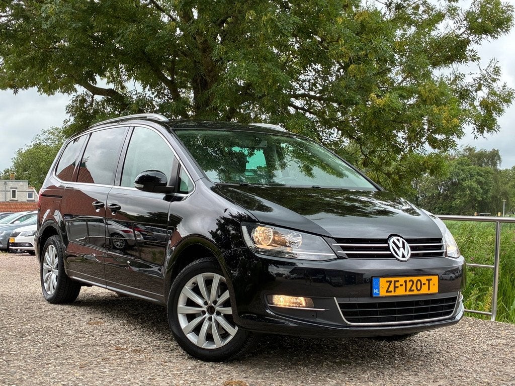 Volkswagen Sharan 2.0 TDI Highline 6p. | Leder + Stoel verw., Auto's, Volkswagen, Voorwielaandrijving, Euro 5, 136 pk, Gebruikt