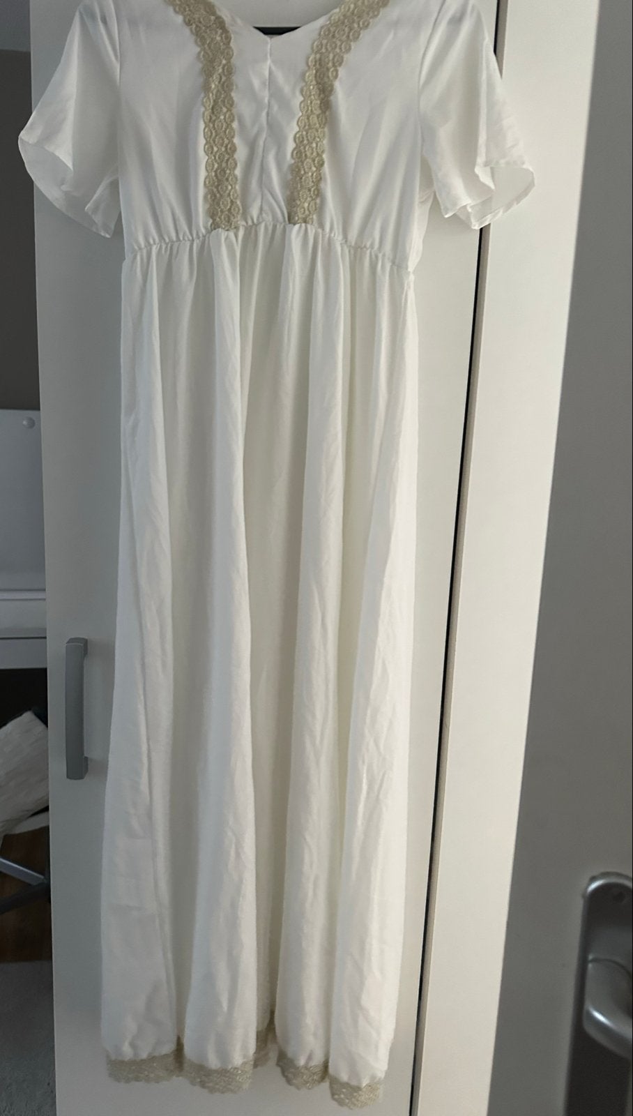 Leuke set: Witte maxi jurk met beige overhemdblouse, Wit, Zo goed als nieuw, Onder de knie, Ophalen
