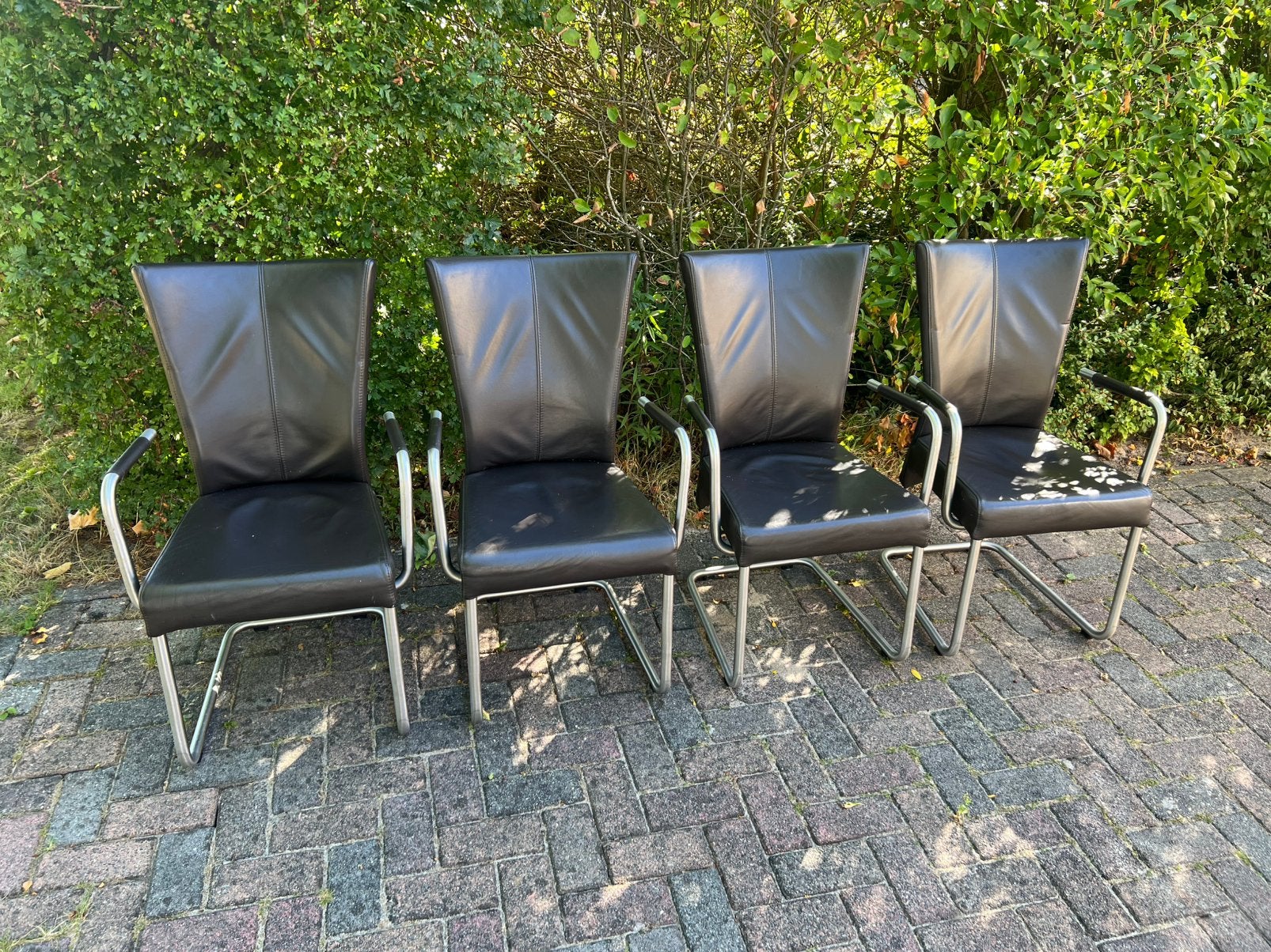 Te Koop : Vier Eetkamerstoelen HVS Stoelen Leder Leer Metaal, Ophalen, Gebruikt, Zwart, Vier