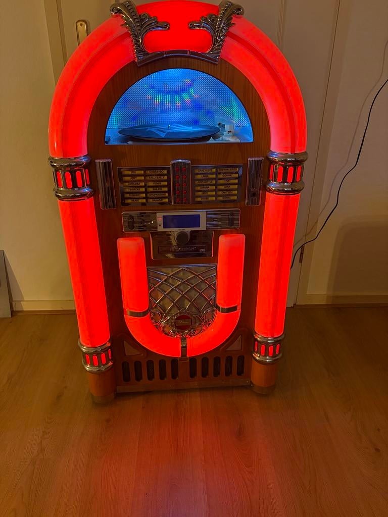 Ricatech PR2100BT Paprika Jukebox met Bluetooth, Verzamelen, Automaten | Jukeboxen, Ophalen, Zo goed als nieuw, 1970 tot heden