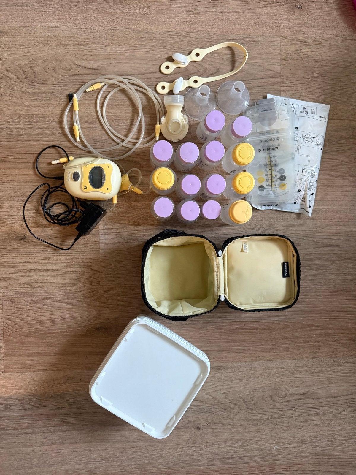 Medela Freestyle kolfapparaat met accessoires, Ophalen of Verzenden, Gebruikt