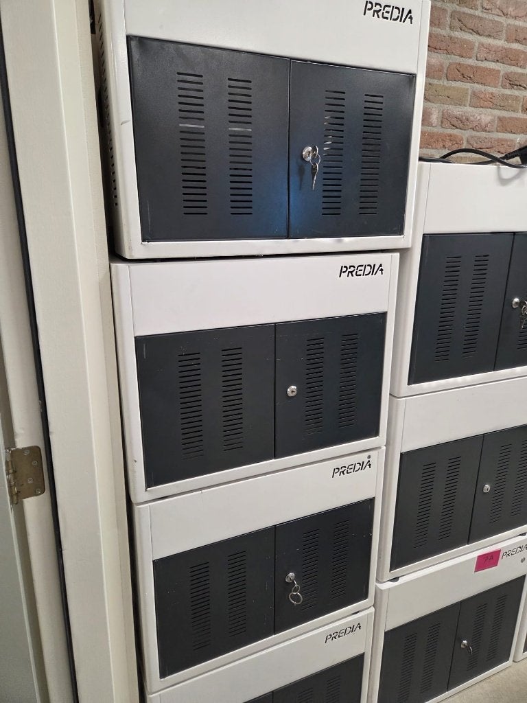 Predia Wallcab - Oplaadkast voor chromebooks/tablets/laptops, Ophalen, Gebruikt