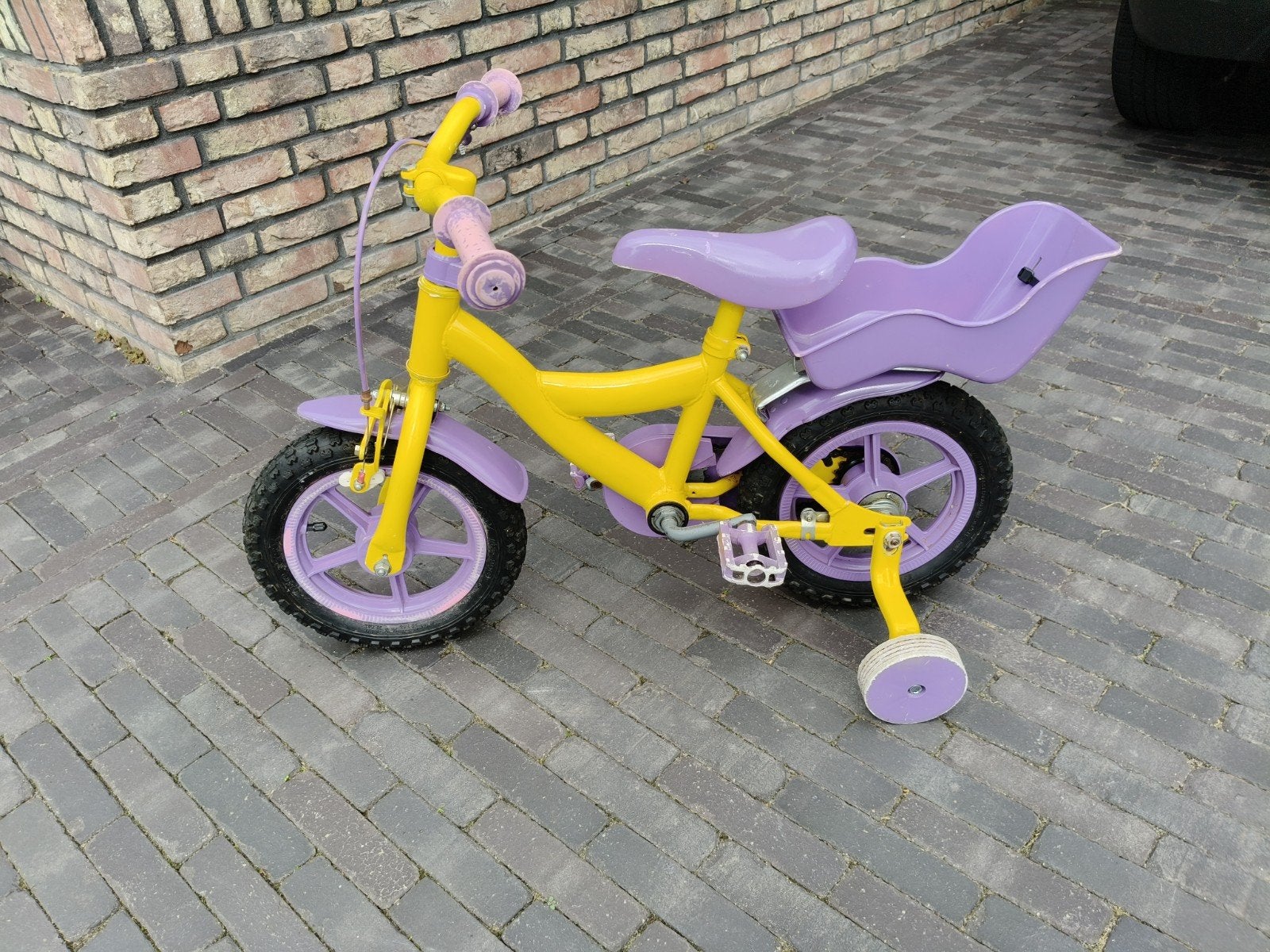 kinderfiets met zijwieltjes, Fietsen en Brommers, Ophalen, Terugtraprem, Zijwieltjes, Gebruikt