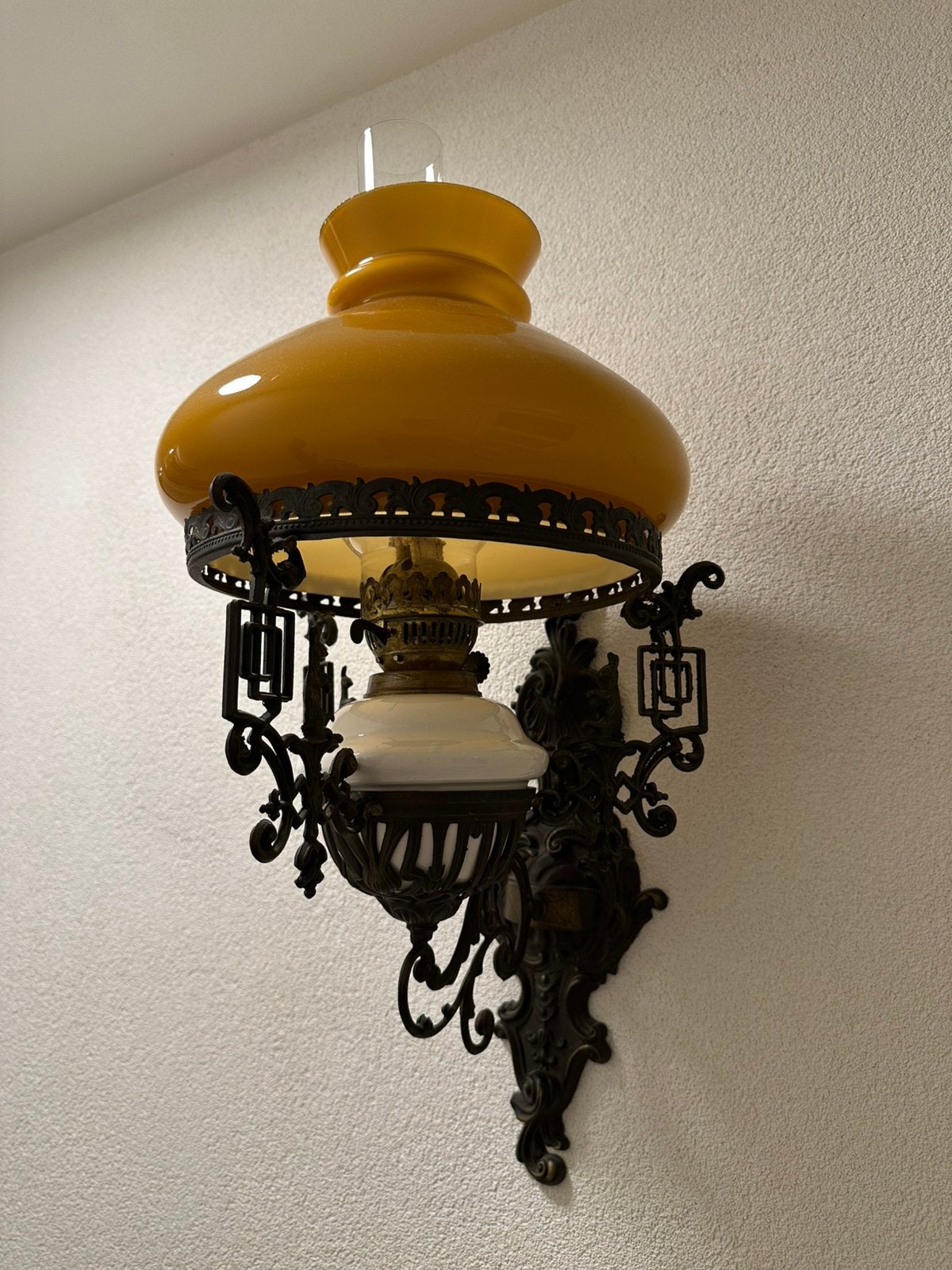 Originele en gave antieke olielamp wandlamp, Antiek en Kunst, Ophalen of Verzenden