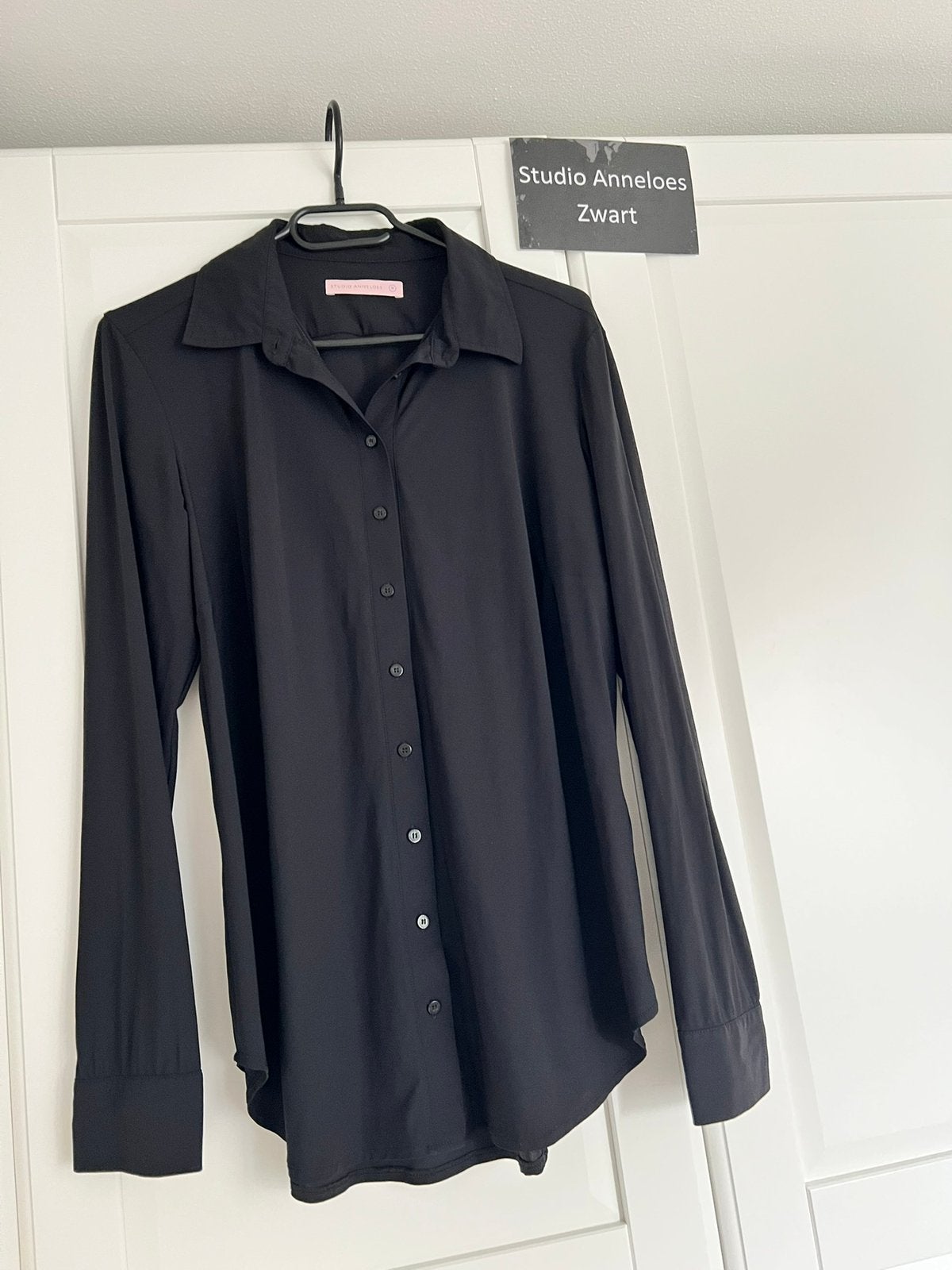Studio anneloes poppy blouse M zwart travelstof, Kleding | Dames, Blouses en Tunieken, Maat 38/40 (M), Zwart, Ophalen of Verzenden