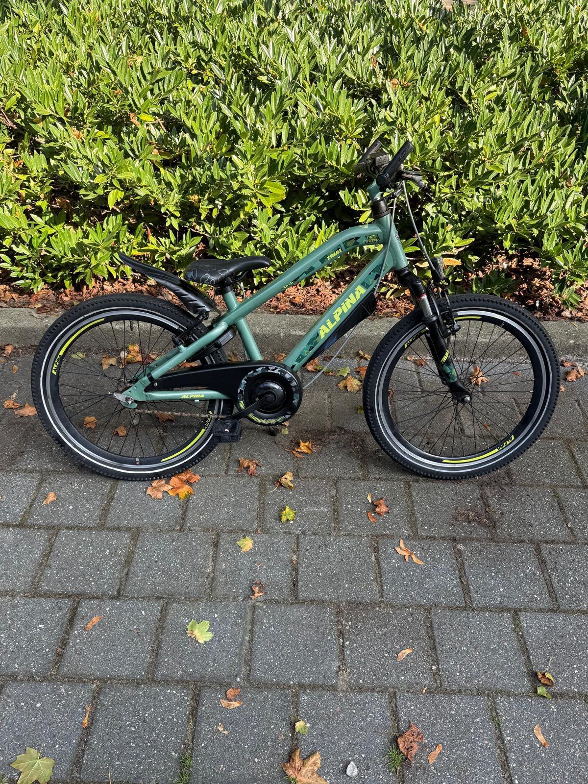 Nette jongensfiets alpina trial 22 inch, Fietsen en Brommers, Ophalen, Terugtraprem, 22 inch, Handrem