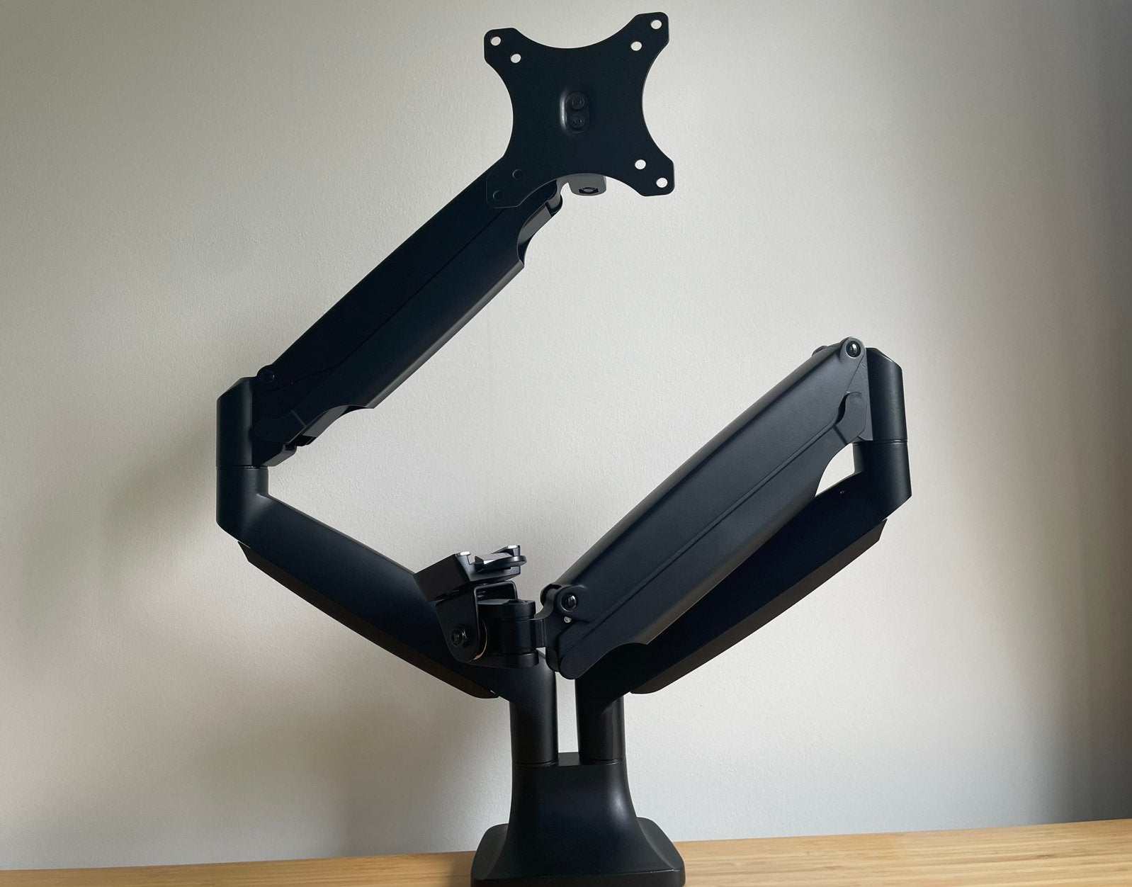 Dual Monitor Arm - Black - Fully Jarvis brand, Ophalen, Zo goed als nieuw, Overige typen, Onbekend