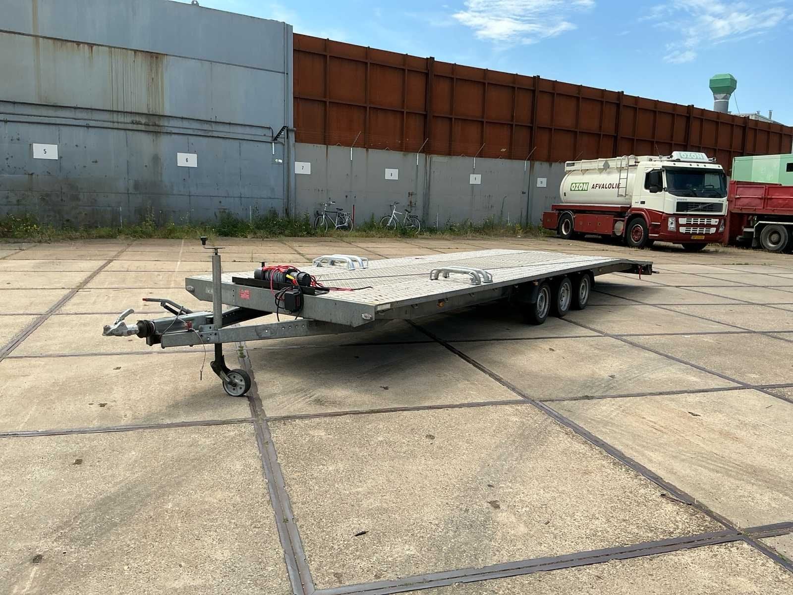 Auto ambulance aanhangwagen, Gebruikt