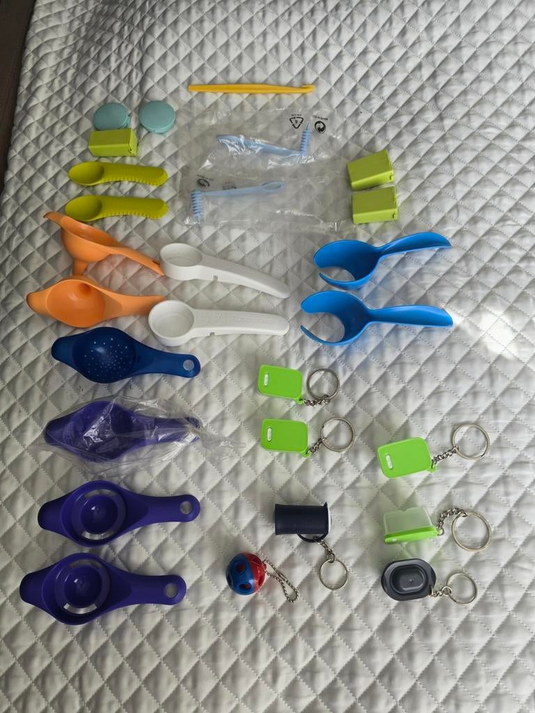 Tupperware sleutelhangers en  hulpjes, Ophalen of Verzenden, Overige typen
