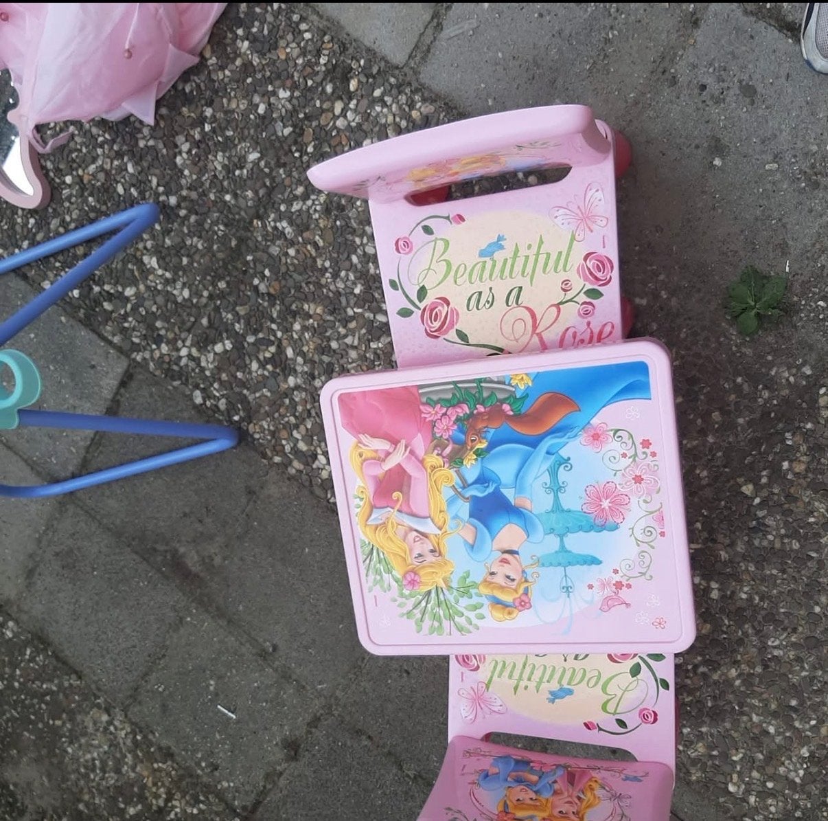 Roze kinder tafel met stoeltjes - Disney prinsessen, Ophalen, Gebruikt, Tafel(s) en Stoel(en)