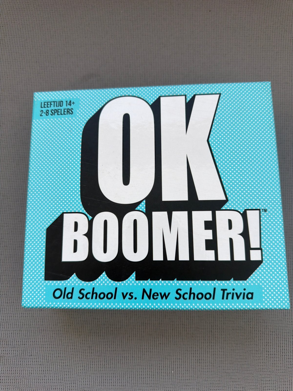 OK Boomer! Old School vs. New School Trivia Bordspel, Een of twee spelers, Ophalen of Verzenden, Zo goed als nieuw