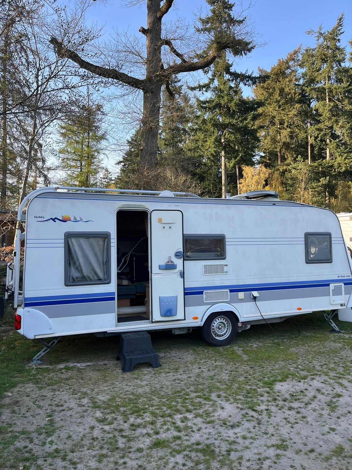 Hobby 560 kmfr stapelbed van 3, Kachel, Rondzit, Hobby, Particulier